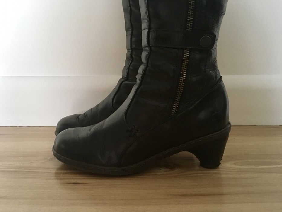Wyprzedaż! Czarne skórzane kozaki Dr. Martens rozm. 37
