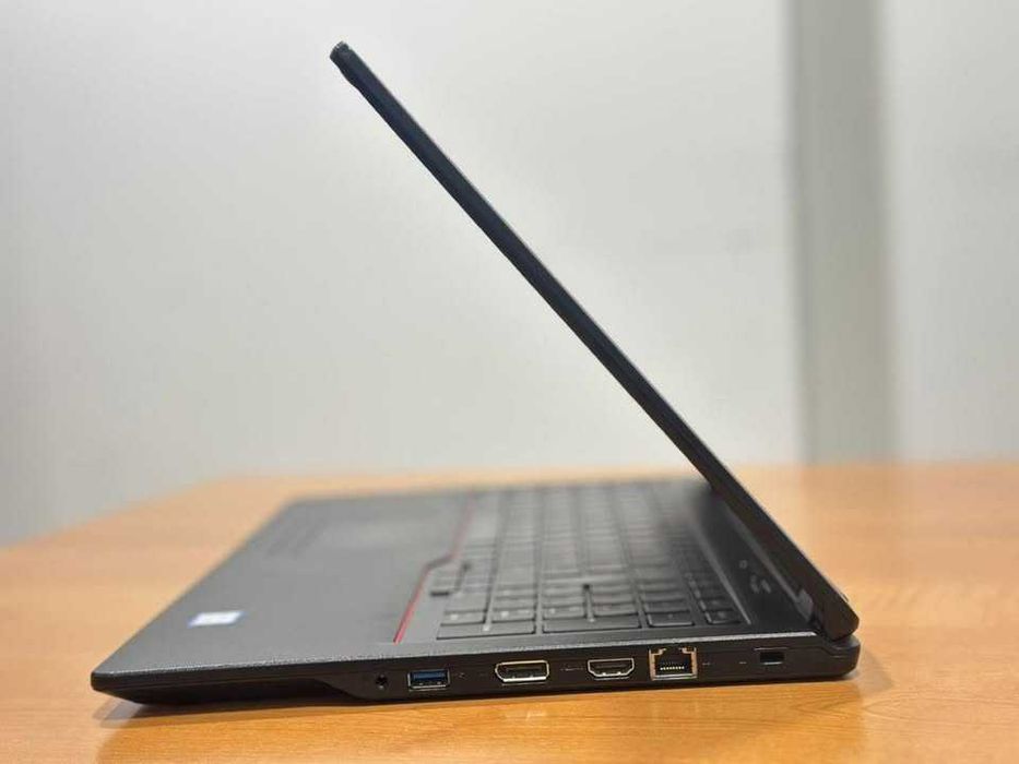 Fujitsu LifeBook E558 Core i5 - 16GB - 512GB SSD