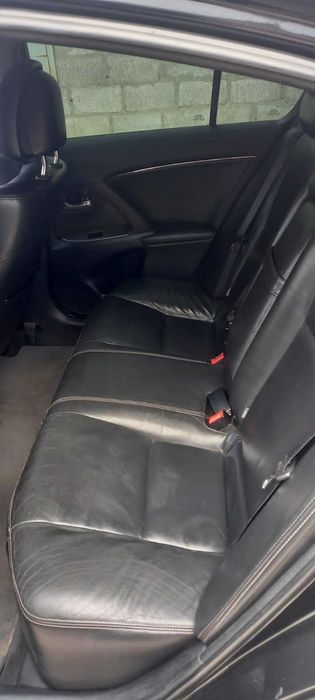 Тойота Авенсис 2.0