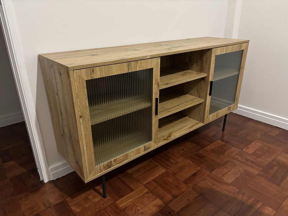 Vendo movel de TV SKLUM usado