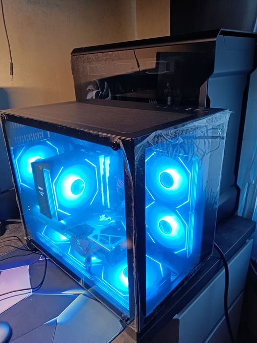 AMD RYZEN 5 5600X Дуже гарний комп'ютер.