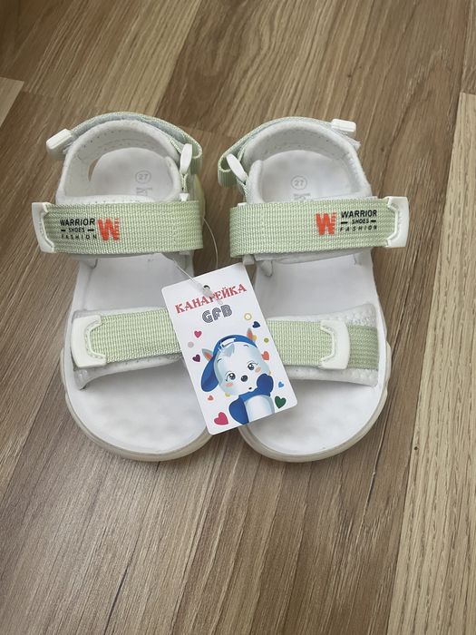 Босоніжки на дівчинку 27 розмір