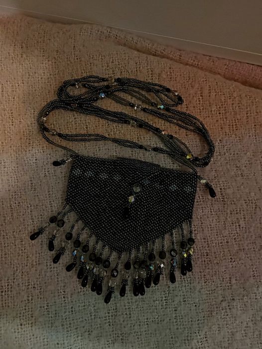 Mała kryształowa koralikowa torebka