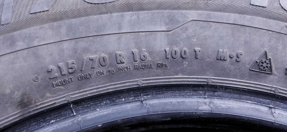 Opony Zimowe SUV Semperit Speed Grip 215/70r16 R16 4szt. komplet XL