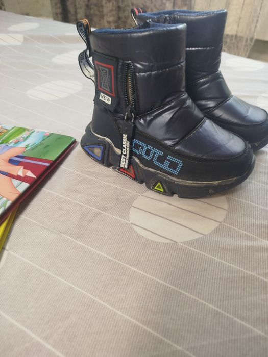 Продам дитяче взуття бу