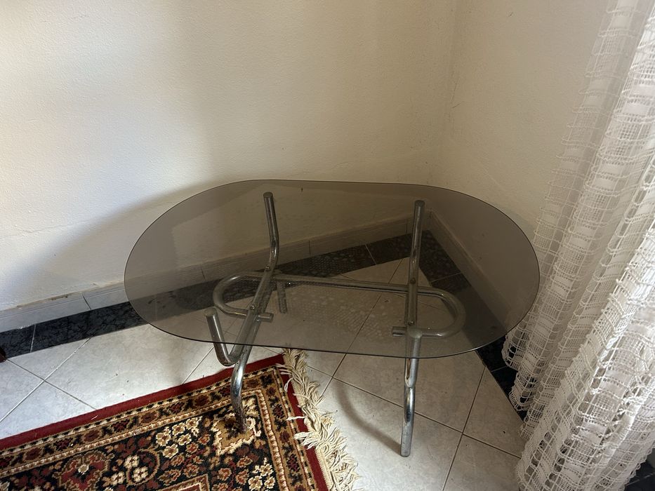 Mess de apoio em ferro e vidro