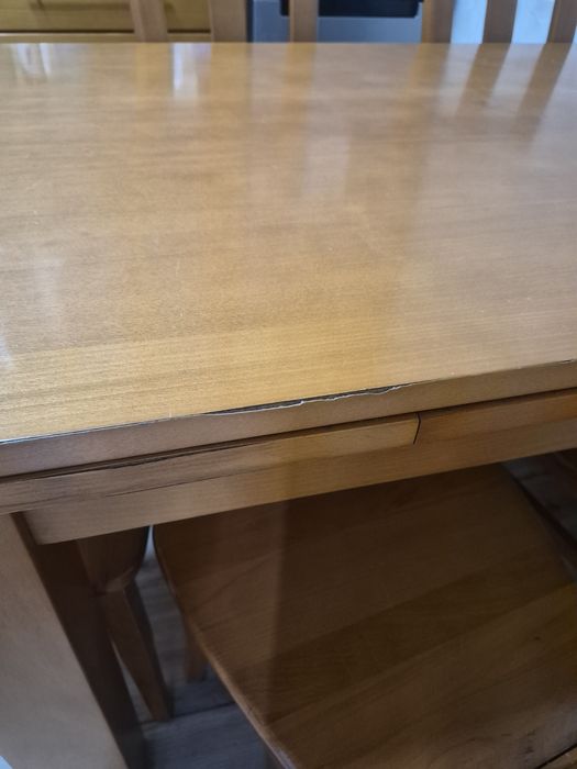 Mesa 130x90 extensível com 6 cadeiras