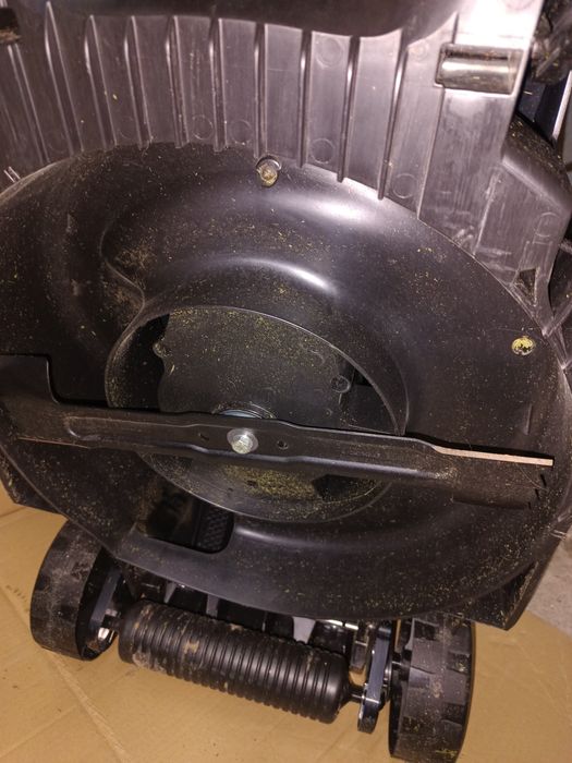 Kosiarka elektryczna 1700W 40cm 50l BOSCH AdvancedRotak 40-650