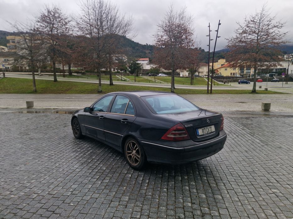 Mercedes-Benz C220 143cv