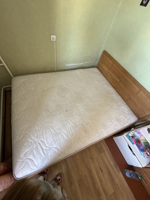 продам двухспальную кровать