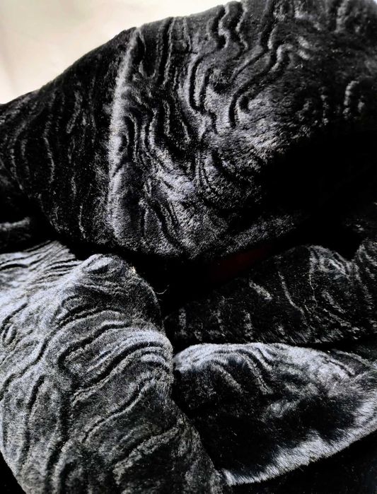 Шуба мутонова довга з капюшоном