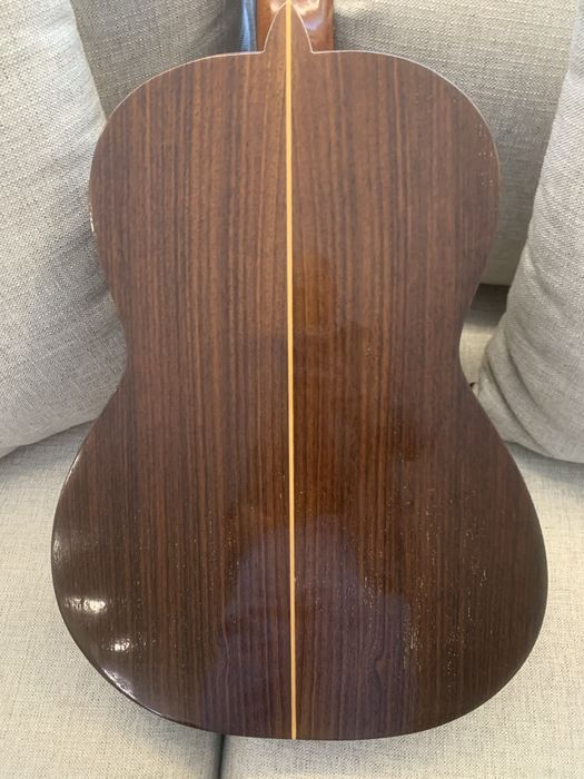 Guitarras clássicas 4/4 em pau santo