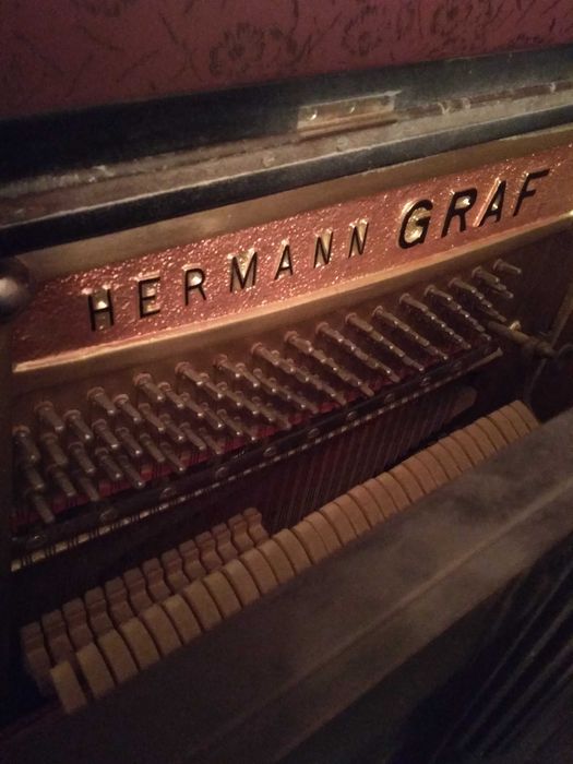 Пианино Hermann Graf, Германия.