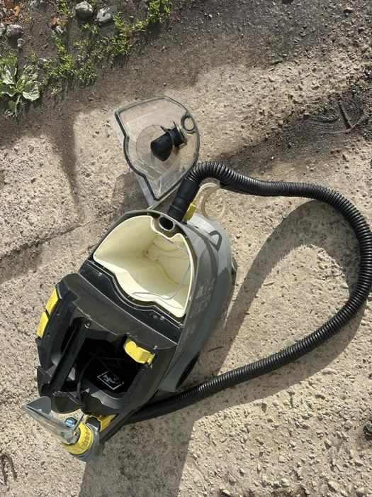 Продам Karcher Puzzi 8/1c