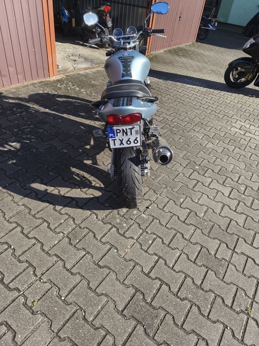 Kawasaki zr- 7 750