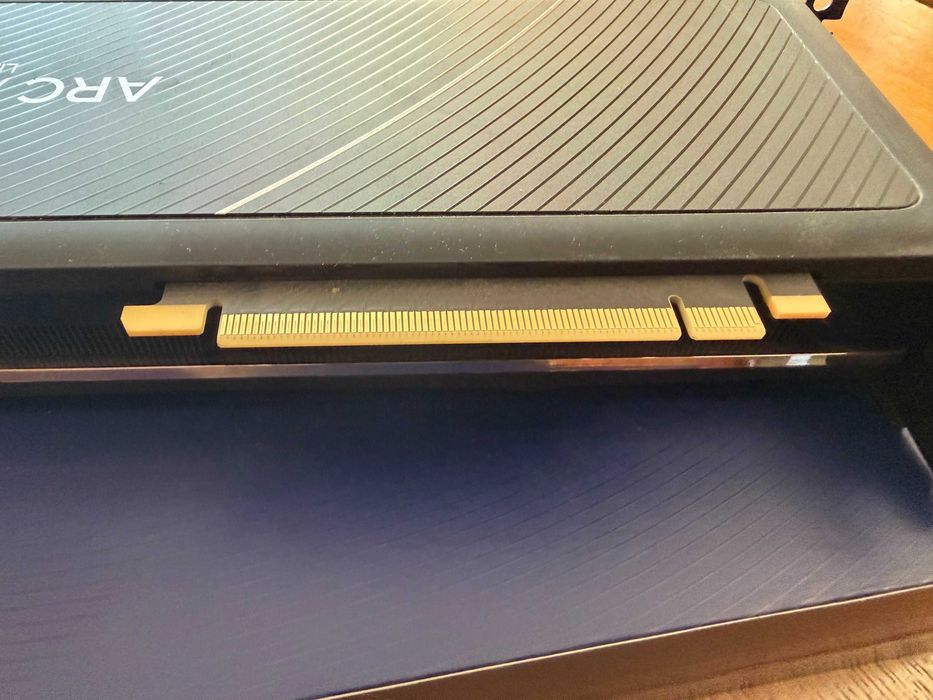 Karta graficzna Intel Arc A750 Limited Edition