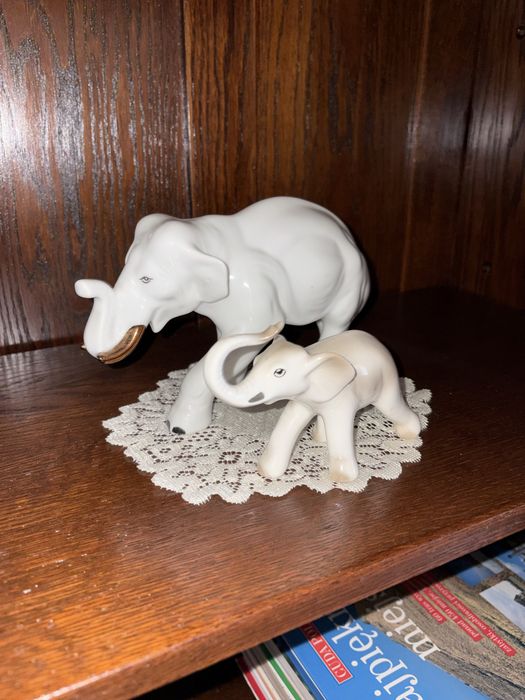 Porcelanowy słonik Projekt Jaroslava Ježka z lat 60.