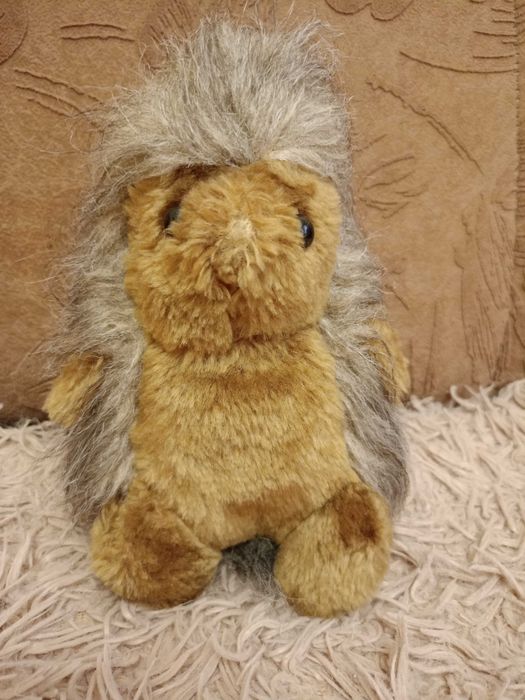 М"які іграшки - білочка, їжачок