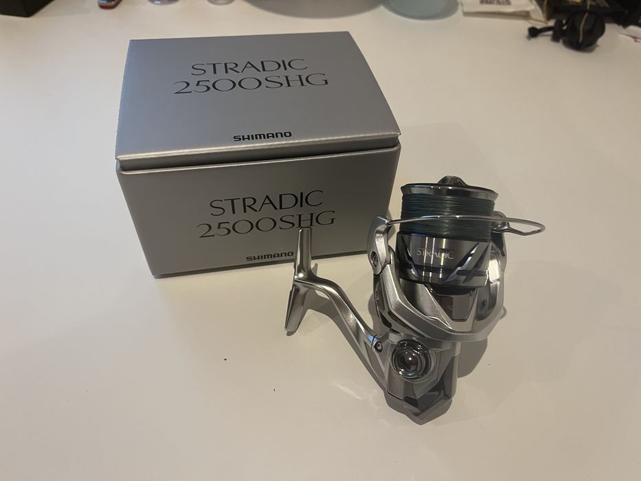 Carreto Shimano Stradic 2500SHG