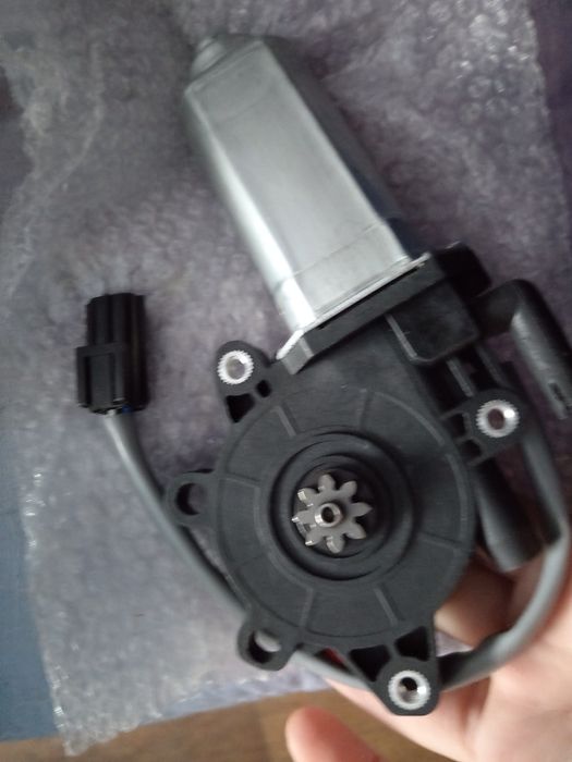 Моторчик стеклоподъёмника Subaru