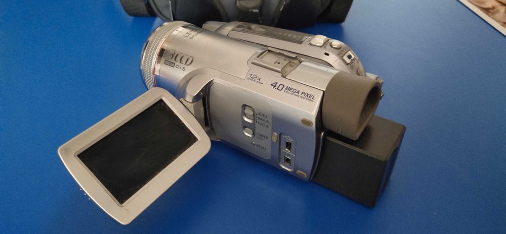 Продам видеокамеру mini DV Panasonic NV GS-500