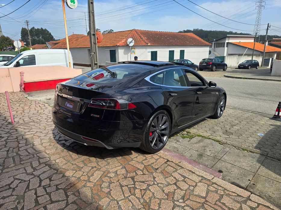 Tesla Model S P90D465784420131164163