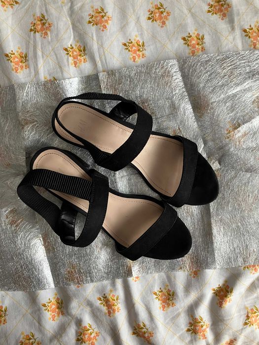 Buty na obcasie sandały letnie czarne H&M