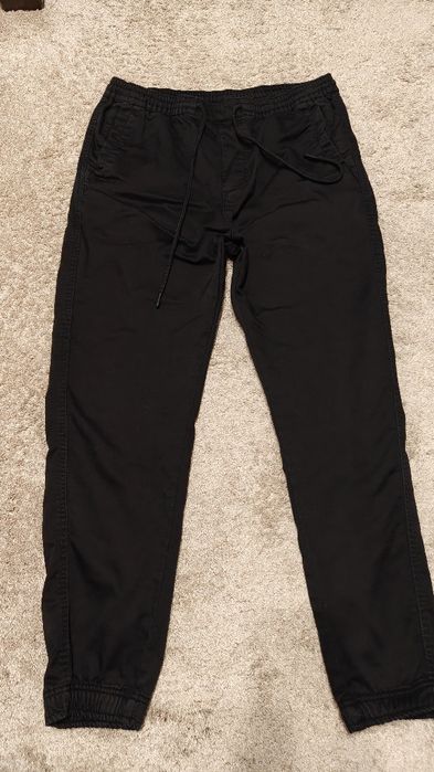 Spodnie jogery pull&bear