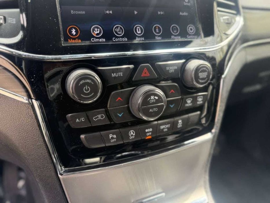 Jeep Grand Cherokee      2020