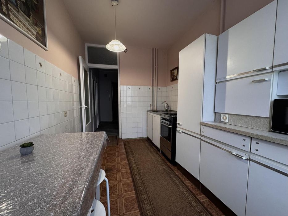 кімната/вул.Коломийська 3/ для дівчини