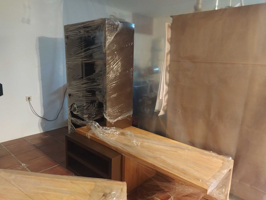 Móvel em madeira maciça – Paulart (Braga) | Oportunidade única