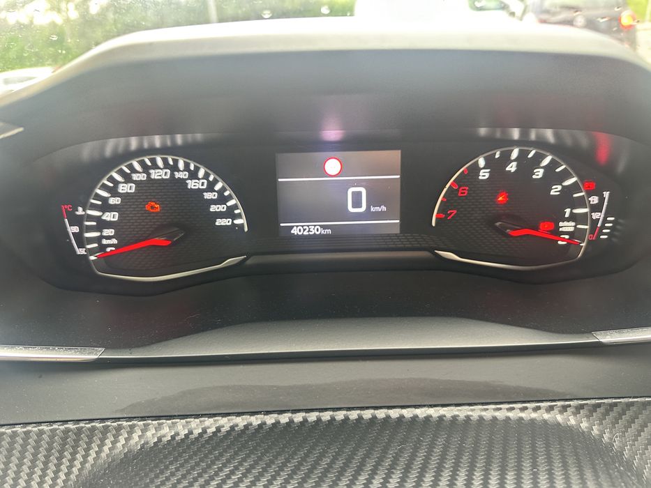 Peugeot 208 ano 2022