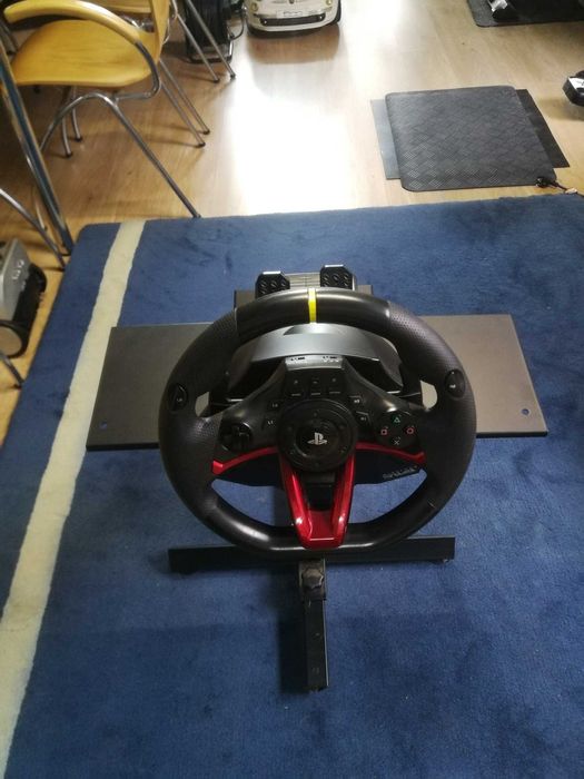 Suporte para volantes e pedais