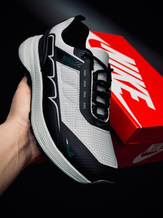 Nike чоловічі підліткові кросівки весінні сіро-чорні