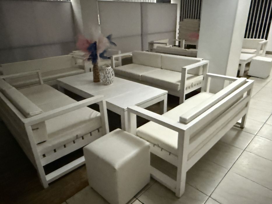 Sprzedam drewniane komplety tarasowe