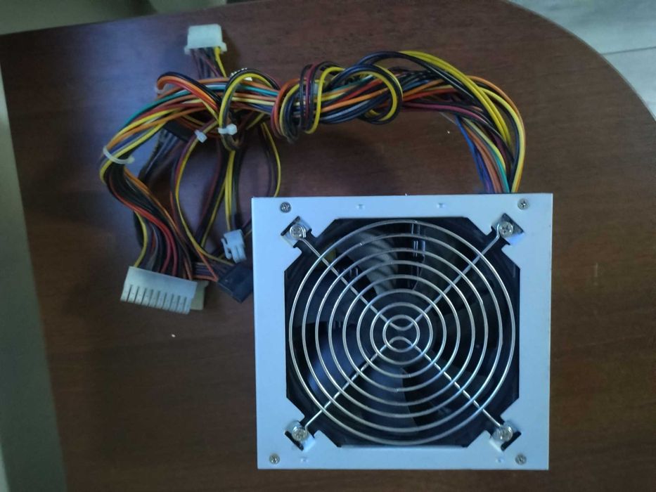 Комп'ютерний блок живлення, б/у 450 Вт