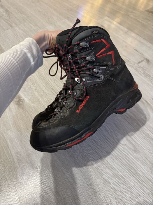 Трекінгові чоловічі черевики Lowa Ticam II GTX