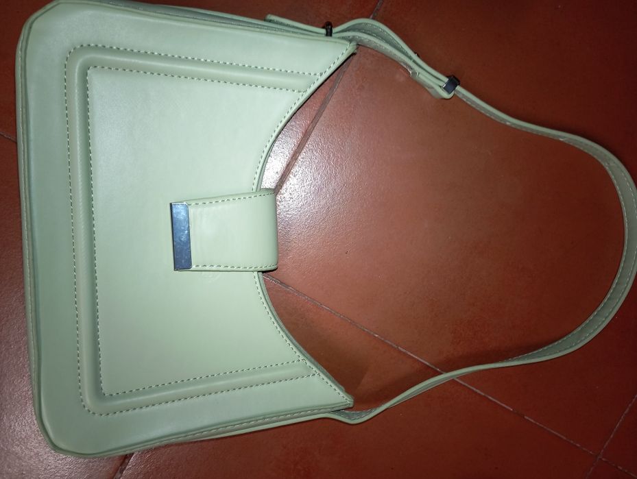 Bolsa verde, nova.