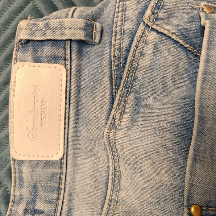 Jeansy Stradivarius