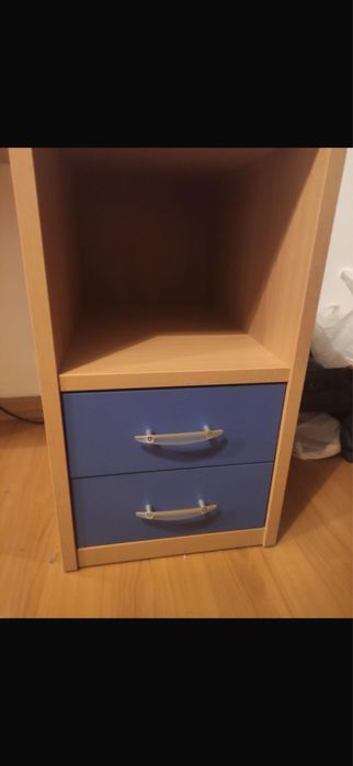 Cama dupla  com arrumação