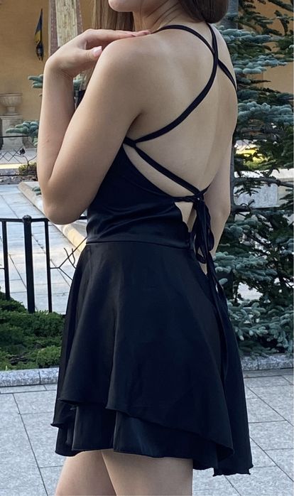 продам плаття- шорти з відкритою спинкою, одягала один раз )