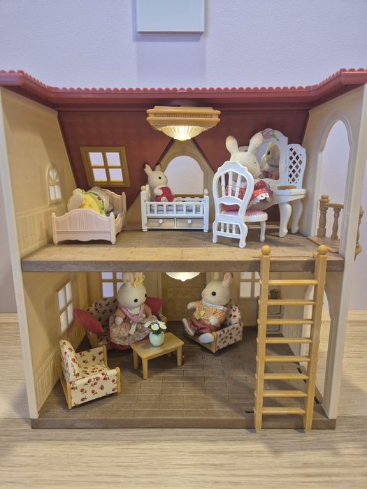 Sylvanian Families domek + auto + wyposażenie + króliczki + gratis latarnia