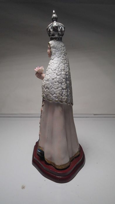 Estatuetas religiosas em cerâmica e marfinite