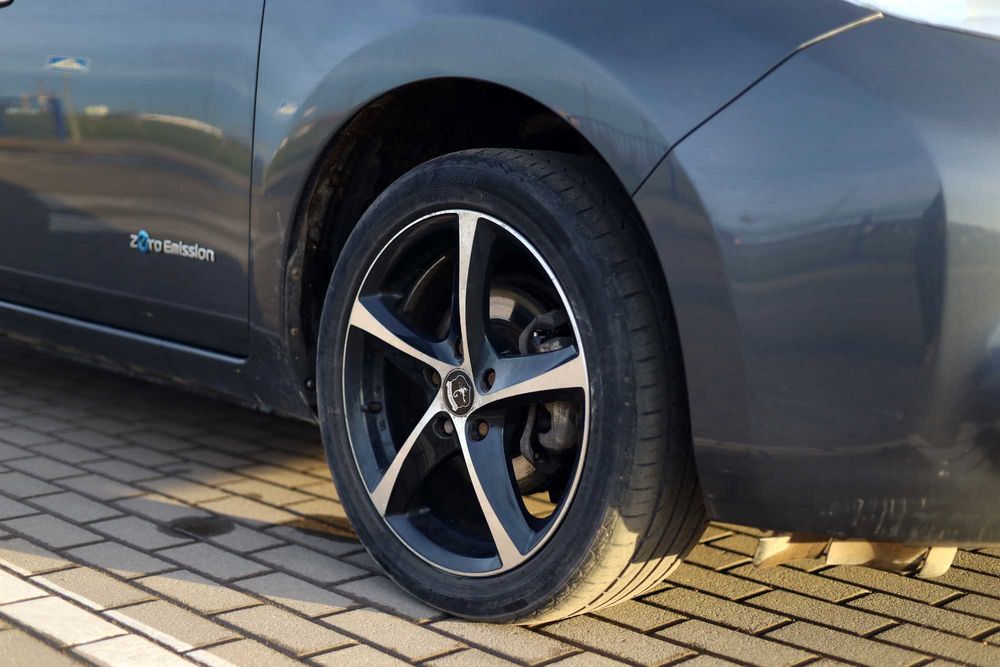 Nissan Leaf 2013  FL (модельний 2014) 24 kWh друга модивікація