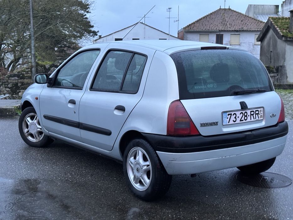 Renault Clio 1.2 16V - Ano 2005