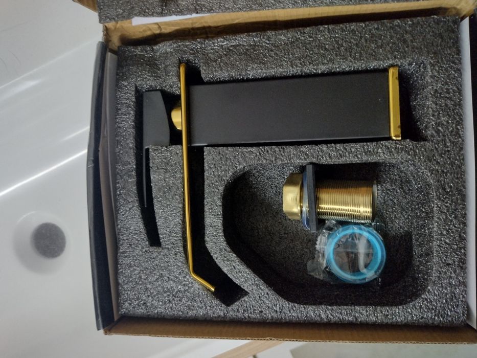 Bateria umywalkowa czarno złota