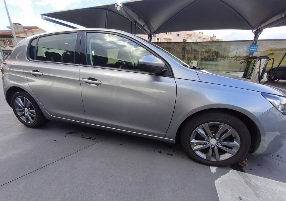 Peugeot 308 - em bom estado
