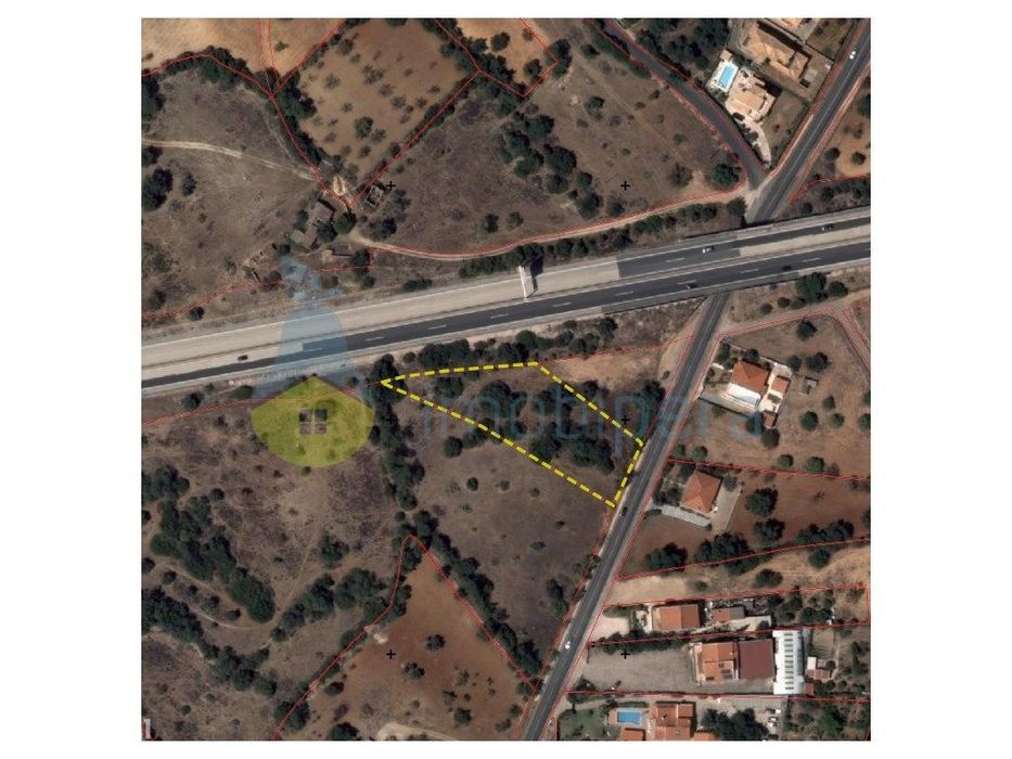 Terreno Rústico Em Ferreiras Junto À 'Estrada De Paderne'