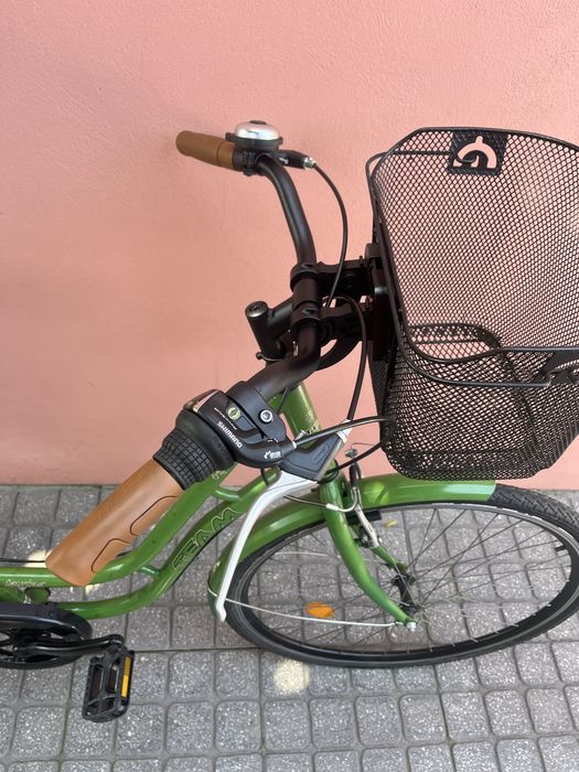 Bicicleta Senhora / Passeio 28"
