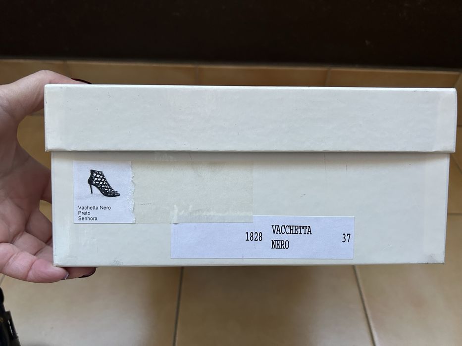 Sandálias Prof, tamanho 37